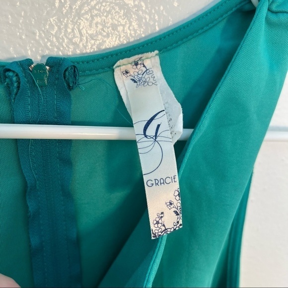 Gracie Sleeveless V-Neck Mini Dress Green - Picture 6 of 10